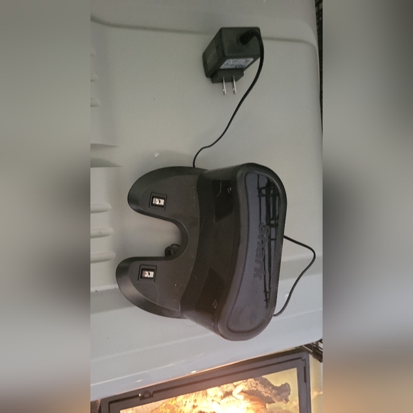 Shark robot vacuum - Picture 3 of 5